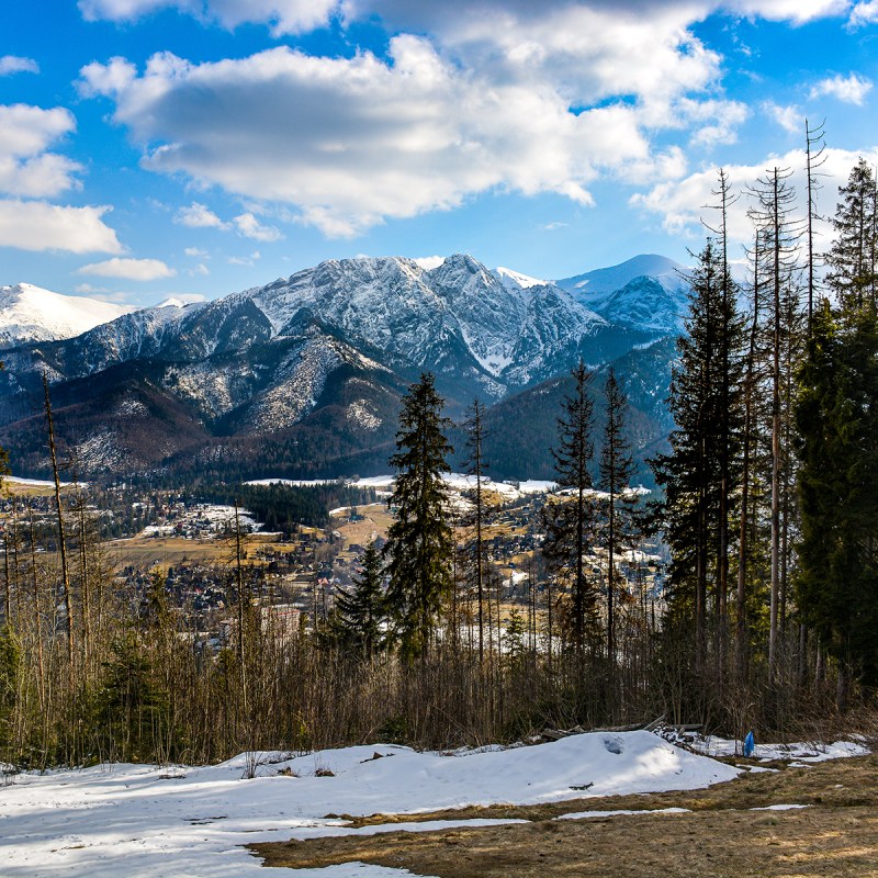 a snow covered mountain
