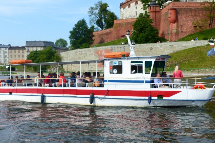 a small boat in a body of water